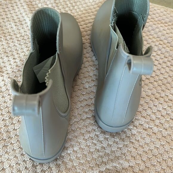 Rain boots - Target— Slip-on Light Purple Grey Size 11 - Picture 9 of 10